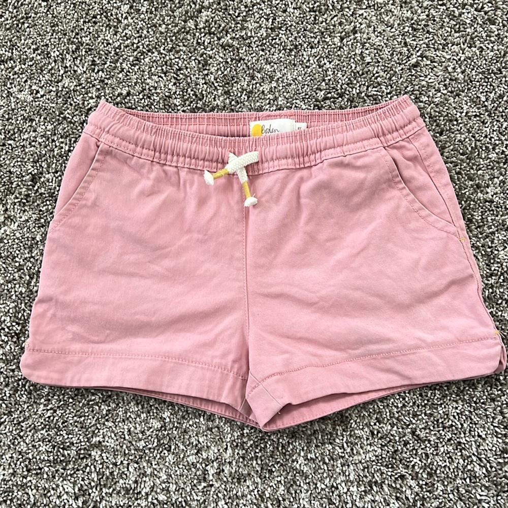 Mini Boden heart pocket shorts